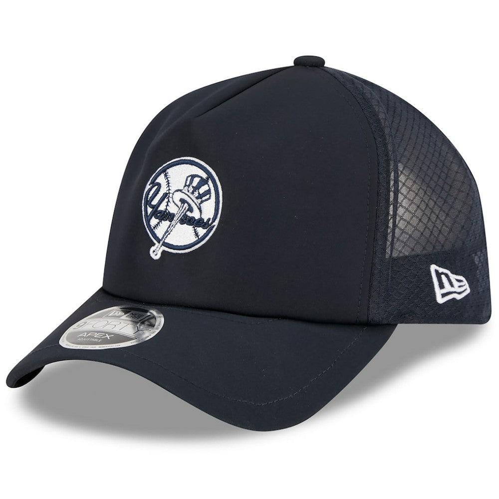 New York Yankees 2026 Batting Practice Alternate Apex 9FORTY Adjustable Hat Navy | New Era