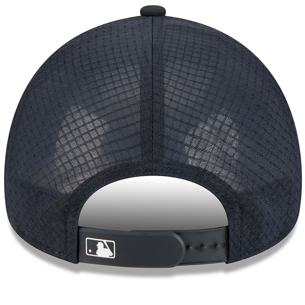 Chicago Cubs 2026 Batting Practice Alternate Apex 9FORTY Adjustable Hat Navy | New Era