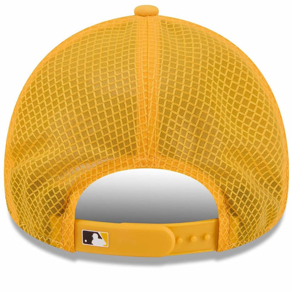 San Diego Padres 2026 Batting Practice Apex 9FORTY Adjustable Trucker Hat Gold | New Era