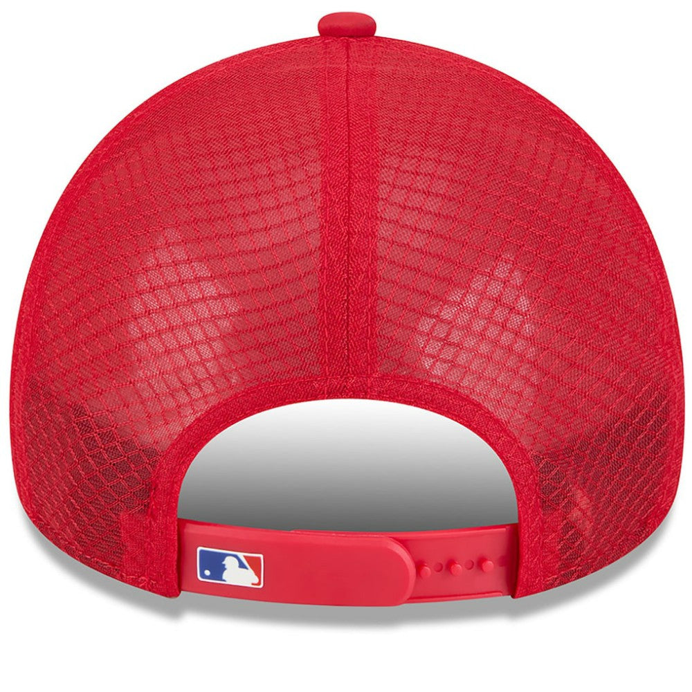 Chicago Cubs 2026 Batting Practice Apex 9FORTY Adjustable Trucker Hat Red | New Era