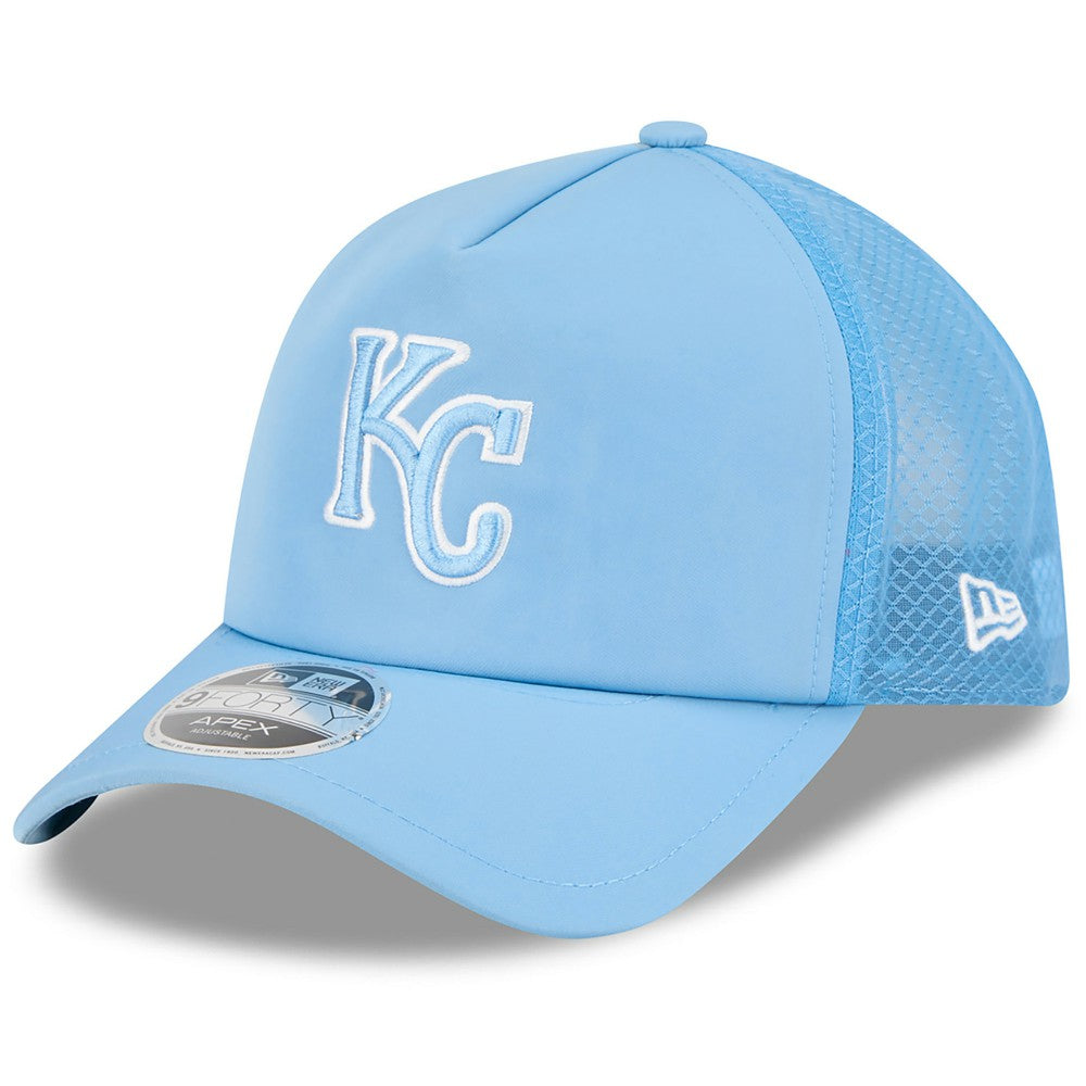 Kansas City Royals 2026 Batting Practice Apex 9FORTY Adjustable Trucker Hat Light Blue | New Era