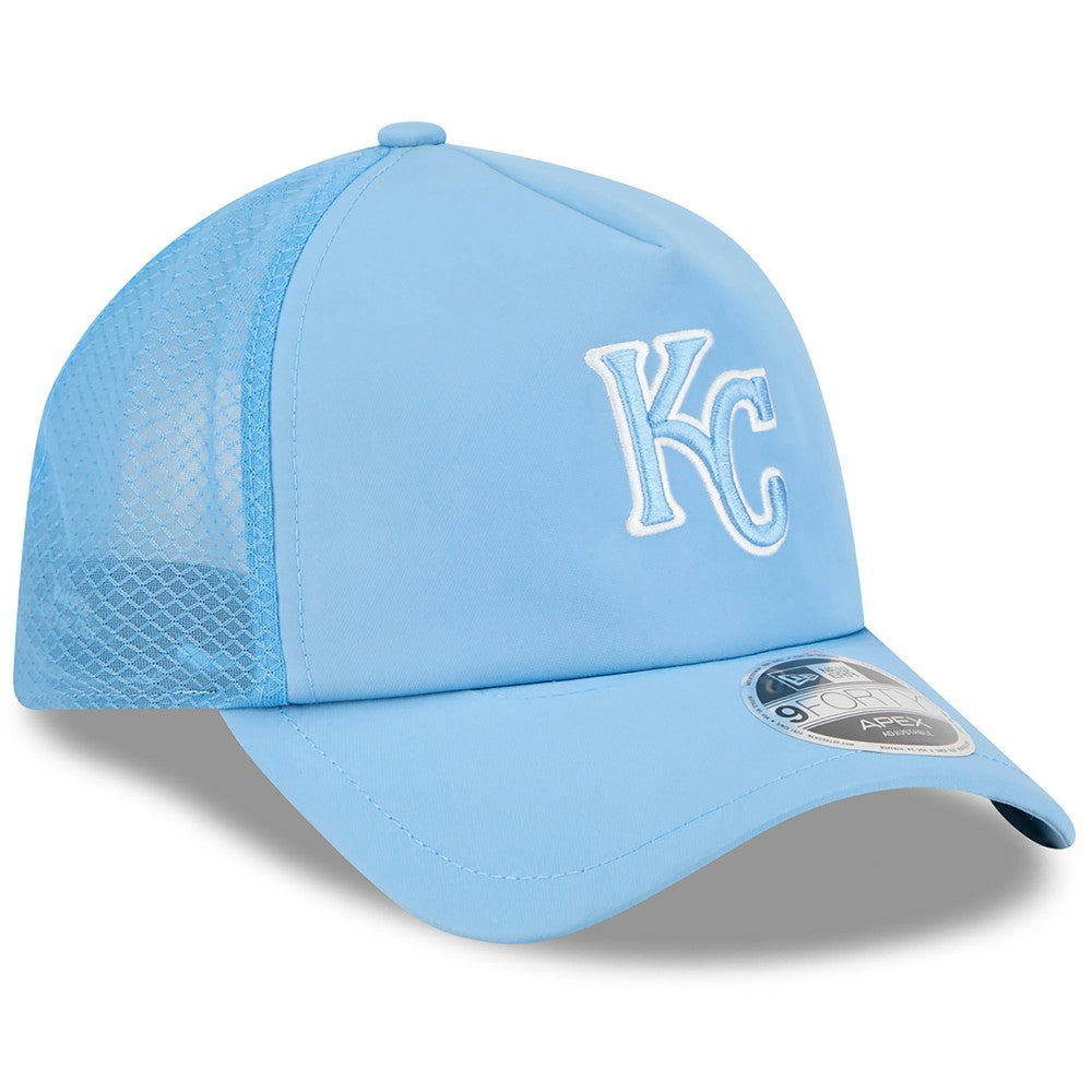 Kansas City Royals 2026 Batting Practice Apex 9FORTY Adjustable Trucker Hat Light Blue | New Era