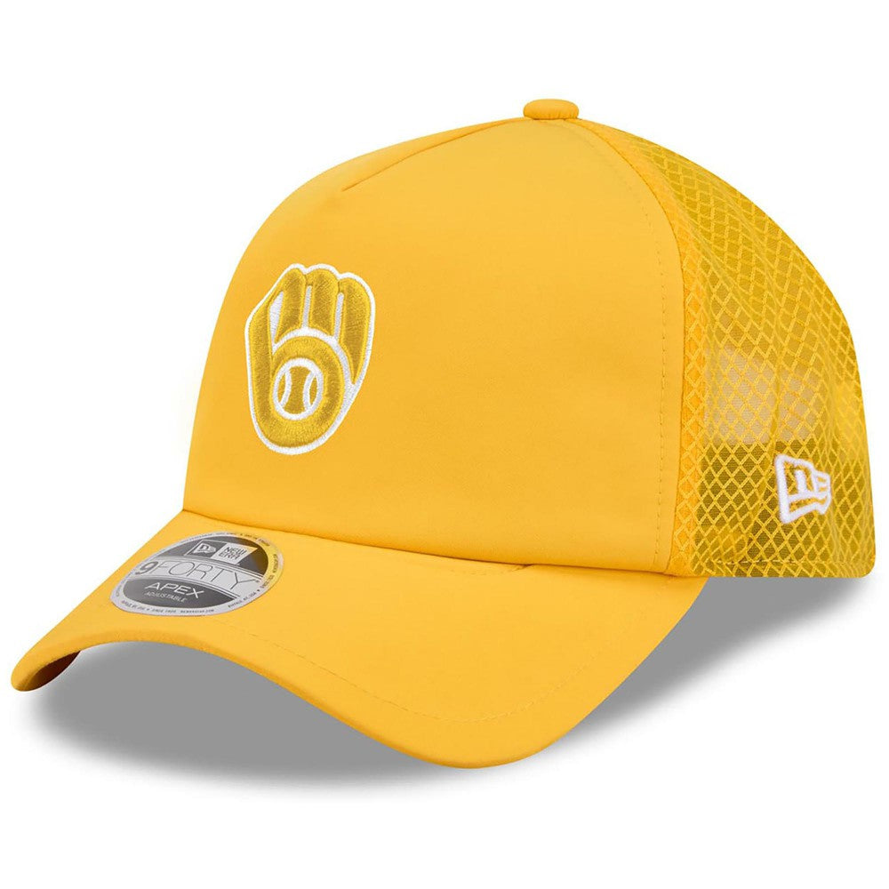 Milwaukee Brewers 2026 Batting Practice Apex 9FORTY Adjustable Trucker Hat Gold | New Era