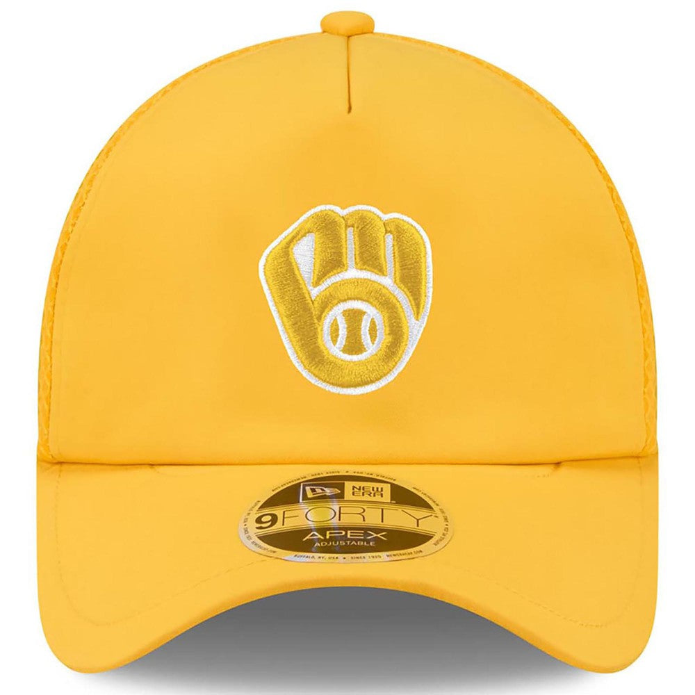 Milwaukee Brewers 2026 Batting Practice Apex 9FORTY Adjustable Trucker Hat Gold | New Era