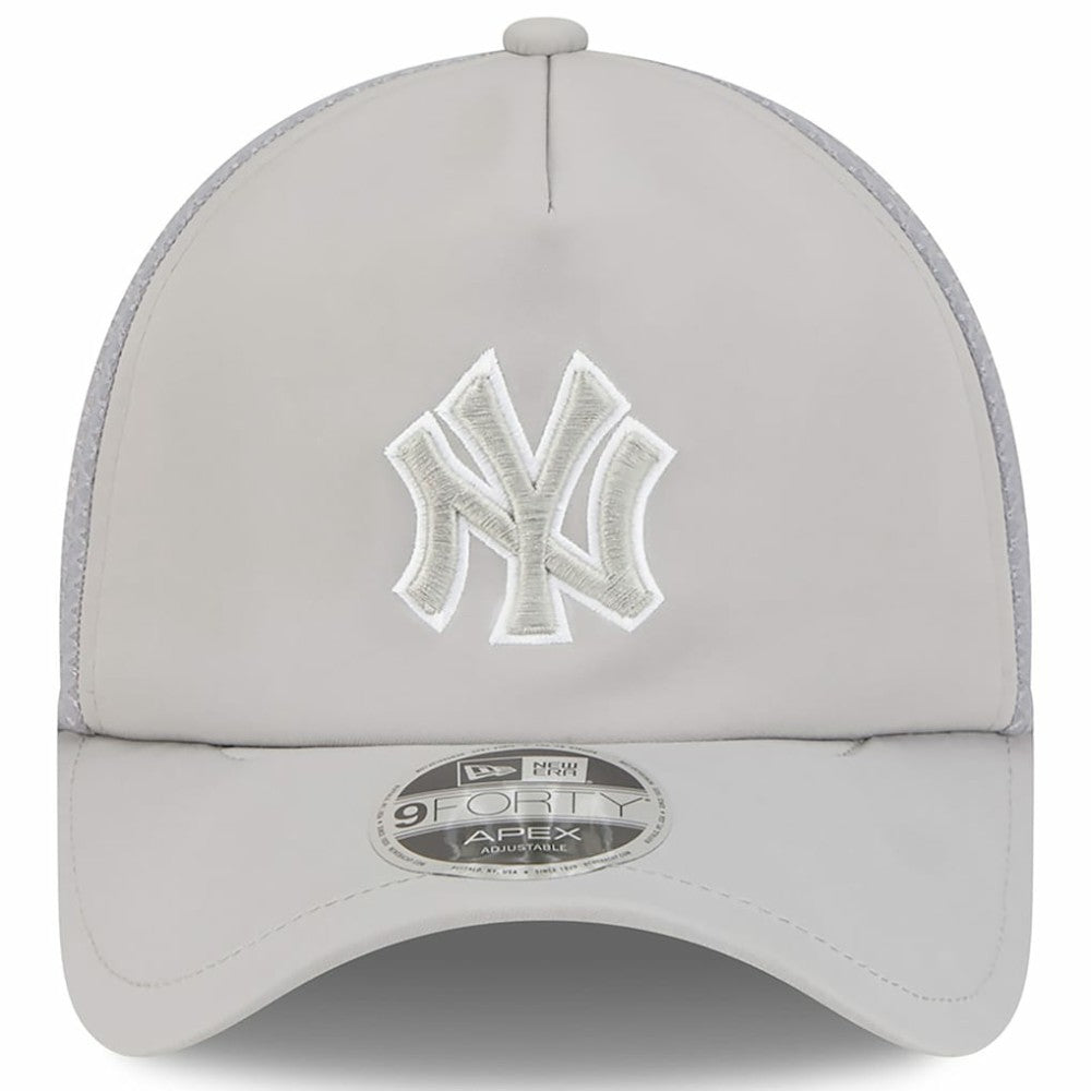 New York Yankees 2026 Batting Practice Apex 9FORTY Adjustable Trucker Hat Gray | New Era