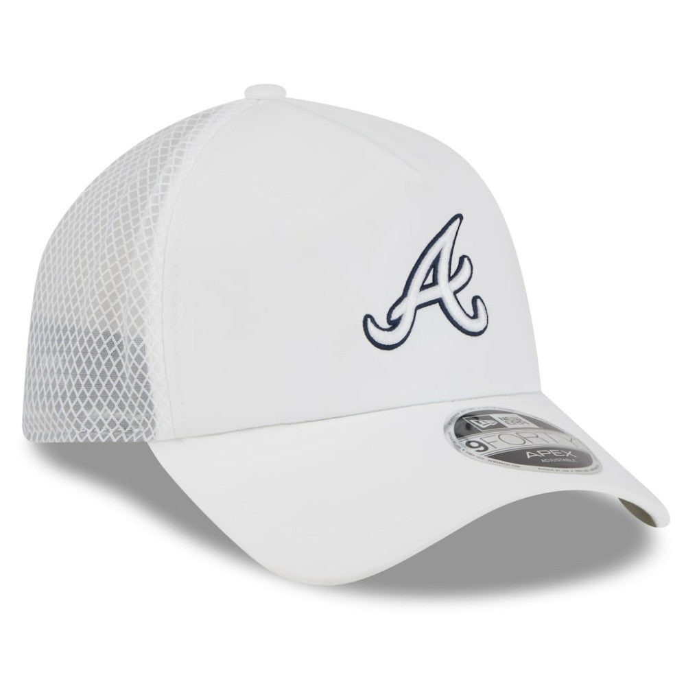 Atlanta Braves 2026 Batting Practice Apex 9FORTY Adjustable Trucker Hat White | New Era