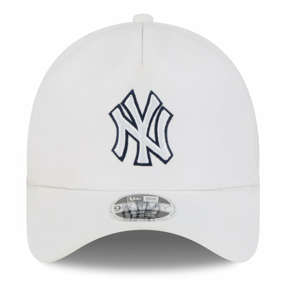 New York Yankees 2026 Batting Practice Apex 9FORTY Adjustable Trucker Hat White | New Era
