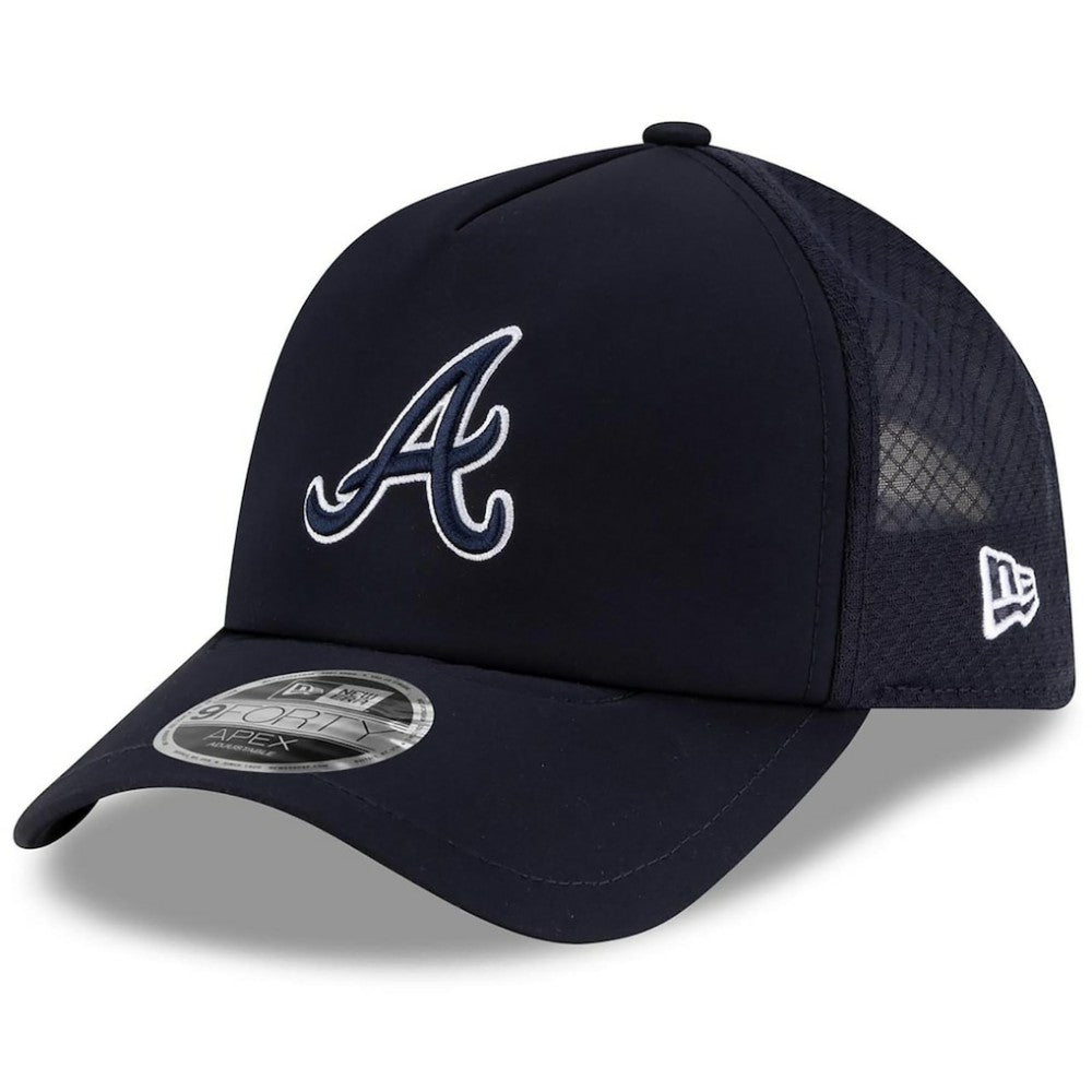 Atlanta Braves 2026 Batting Practice Apex 9FORTY Adjustable Trucker Hat Navy | New Era