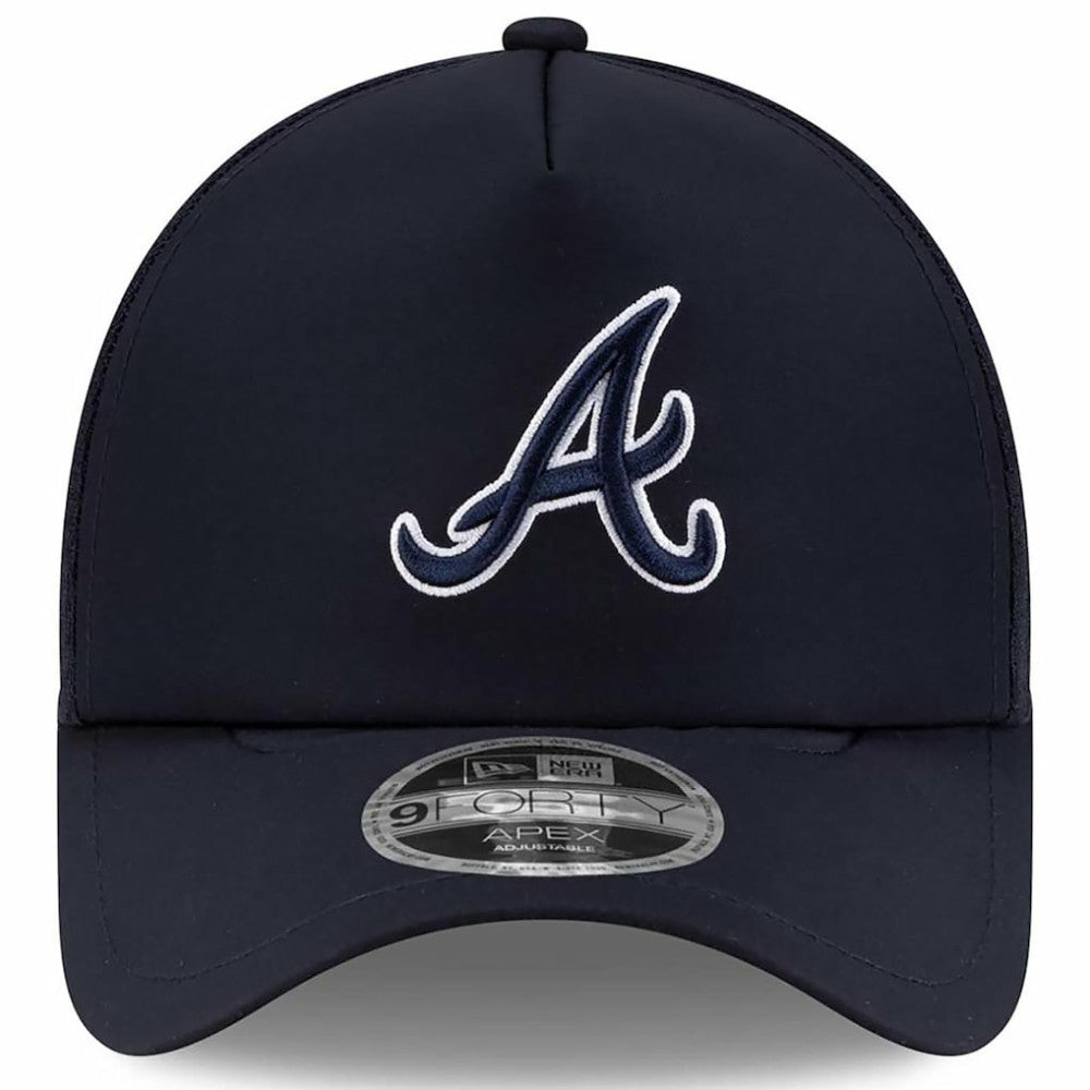 Atlanta Braves 2026 Batting Practice Apex 9FORTY Adjustable Trucker Hat Navy | New Era