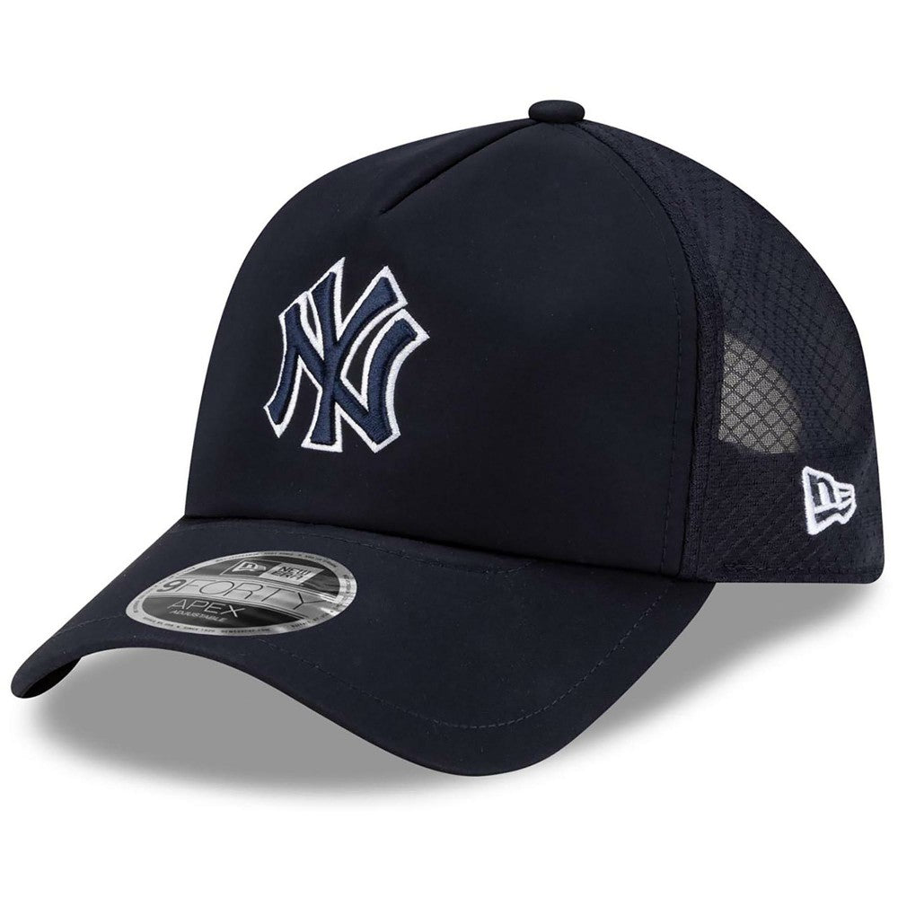 New York Yankees 2026 Batting Practice Apex 9FORTY Adjustable Trucker Hat Navy | New Era