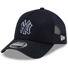 New York Yankees 2026 Batting Practice Apex 9FORTY Adjustable Trucker Hat Navy | New Era