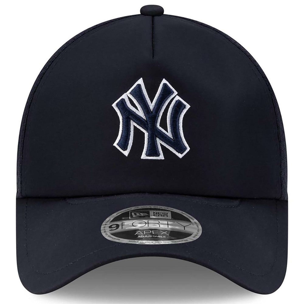 New York Yankees 2026 Batting Practice Apex 9FORTY Adjustable Trucker Hat Navy | New Era