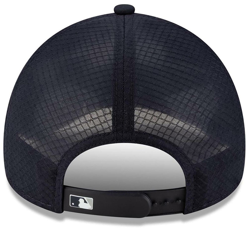 New York Yankees 2026 Batting Practice Apex 9FORTY Adjustable Trucker Hat Navy | New Era