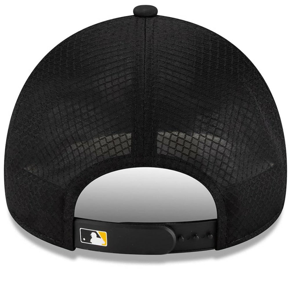 Pittsburgh Pirates 2026 Batting Practice Apex 9FORTY Adjustable Trucker Hat Black | New Era