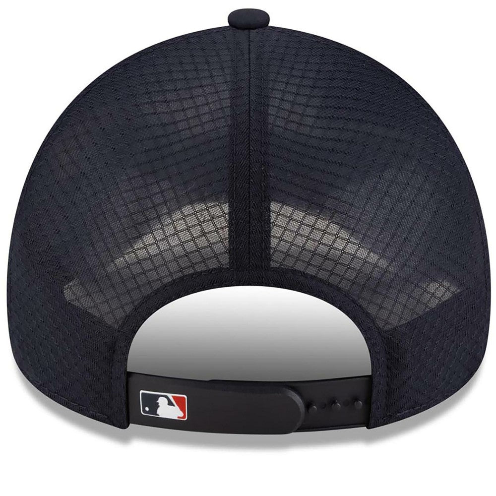 Cleveland Guardians 2026 Batting Practice Apex 9FORTY Adjustable Trucker Hat Navy | New Era