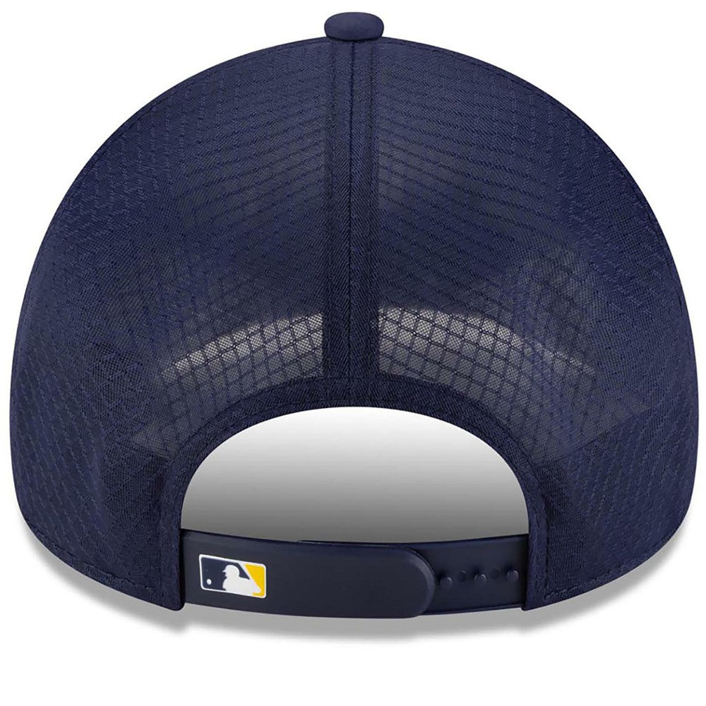 Milwaukee Brewers 2026 Batting Practice Apex 9FORTY Adjustable Trucker Hat Navy | New Era
