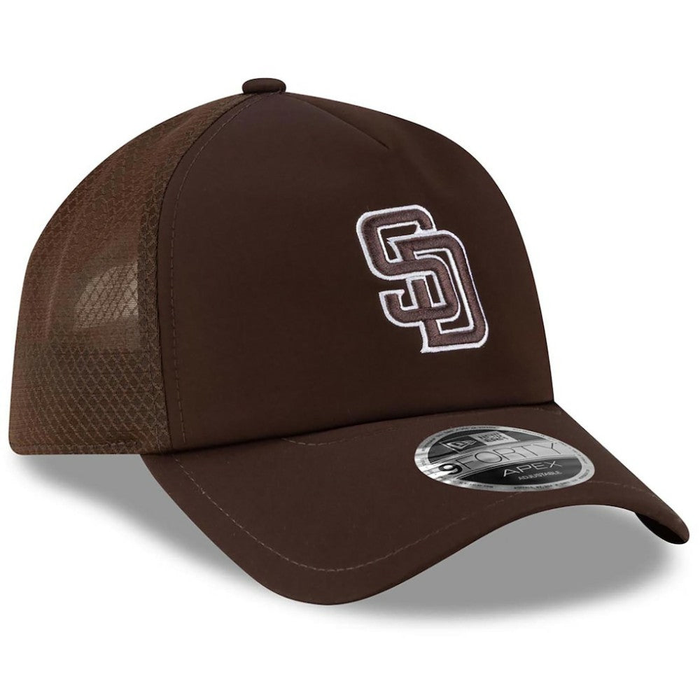 San Diego Padres 2026 Batting Practice Apex 9FORTY Adjustable Trucker Hat Brown | New Era
