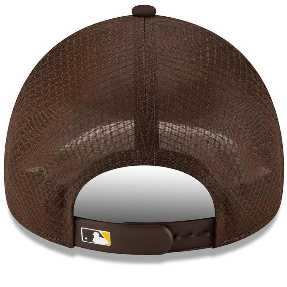 San Diego Padres 2026 Batting Practice Apex 9FORTY Adjustable Trucker Hat Brown | New Era