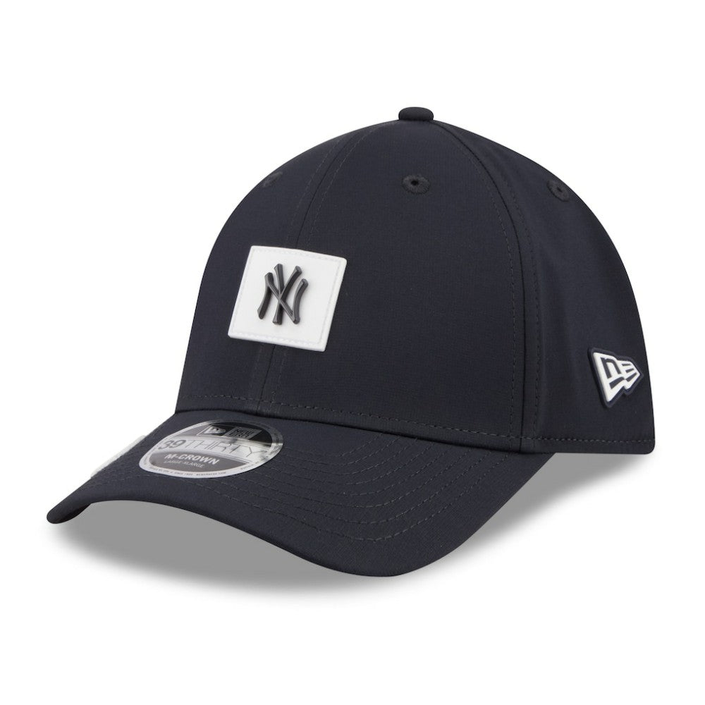 New York Yankees 2026 Clubhouse M-Crown 39THIRTY Flex Hat Navy | New Era