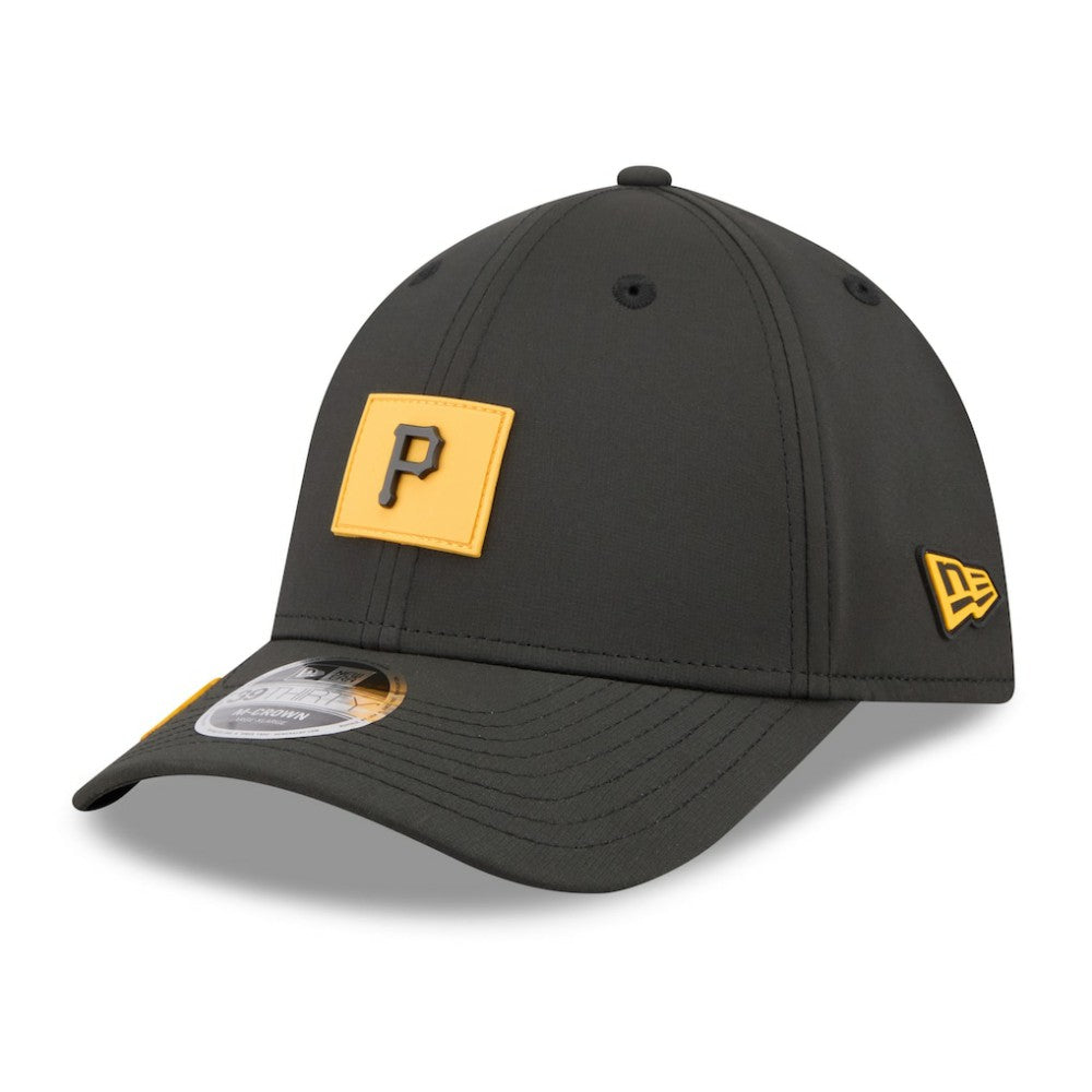 Pittsburgh Pirates 2026 Clubhouse M-Crown 39THIRTY Flex Hat Black | New Era