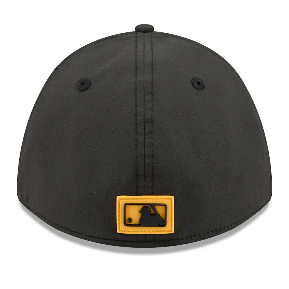 Pittsburgh Pirates 2026 Clubhouse M-Crown 39THIRTY Flex Hat Black | New Era