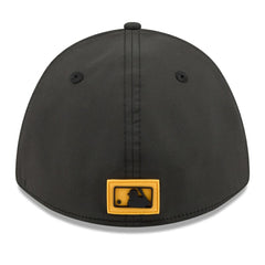 Pittsburgh Pirates 2026 Clubhouse M-Crown 39THIRTY Flex Hat Black | New Era