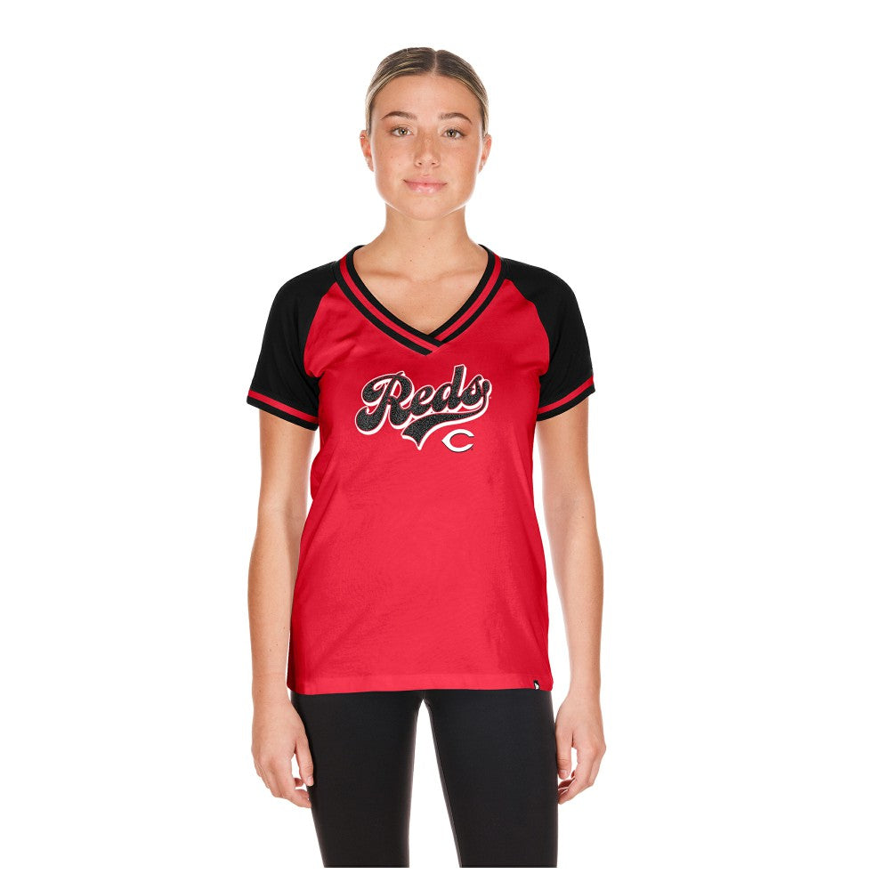 Cincinnati Reds Women's Gameday V-Neck T-Shirt Red | New Era