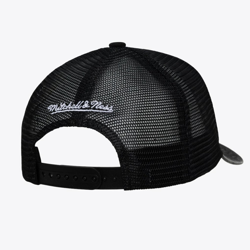 San Francisco Giants Unisex Gameday Adjustable Trucker Hat Black | Mitchell & Ness
