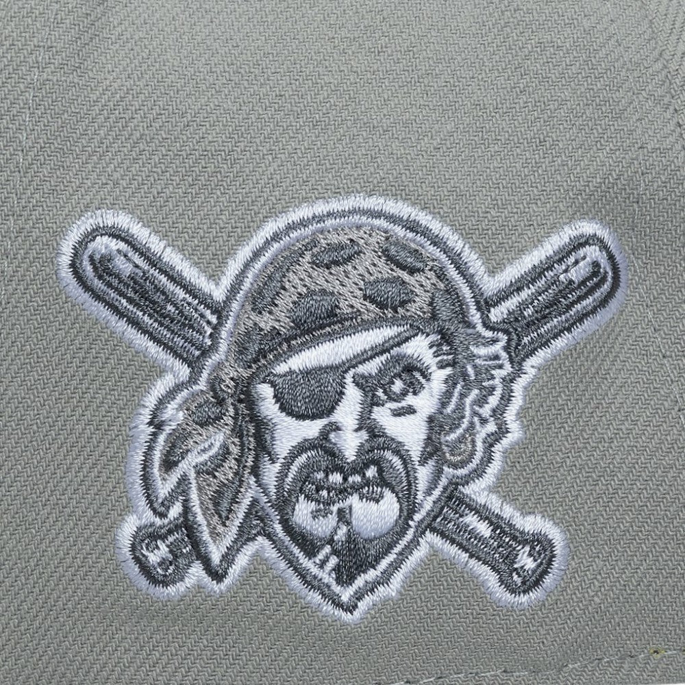 Pittsburgh Pirates Thunderstorm Head Coach Pro-Crown Adjustable Hat Gray | Mitchell & Ness
