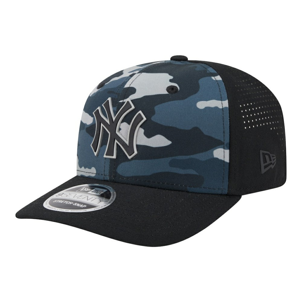 New York Yankees Tonal Camo 9SEVENTY Stretch-Snap Hat Black | New Era