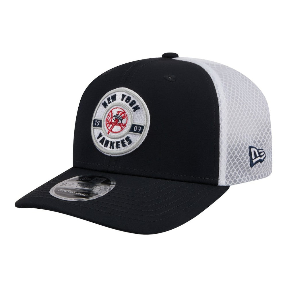 New York Yankees Active 9SEVENTY Adjustable Trucker Hat Navy | New Era