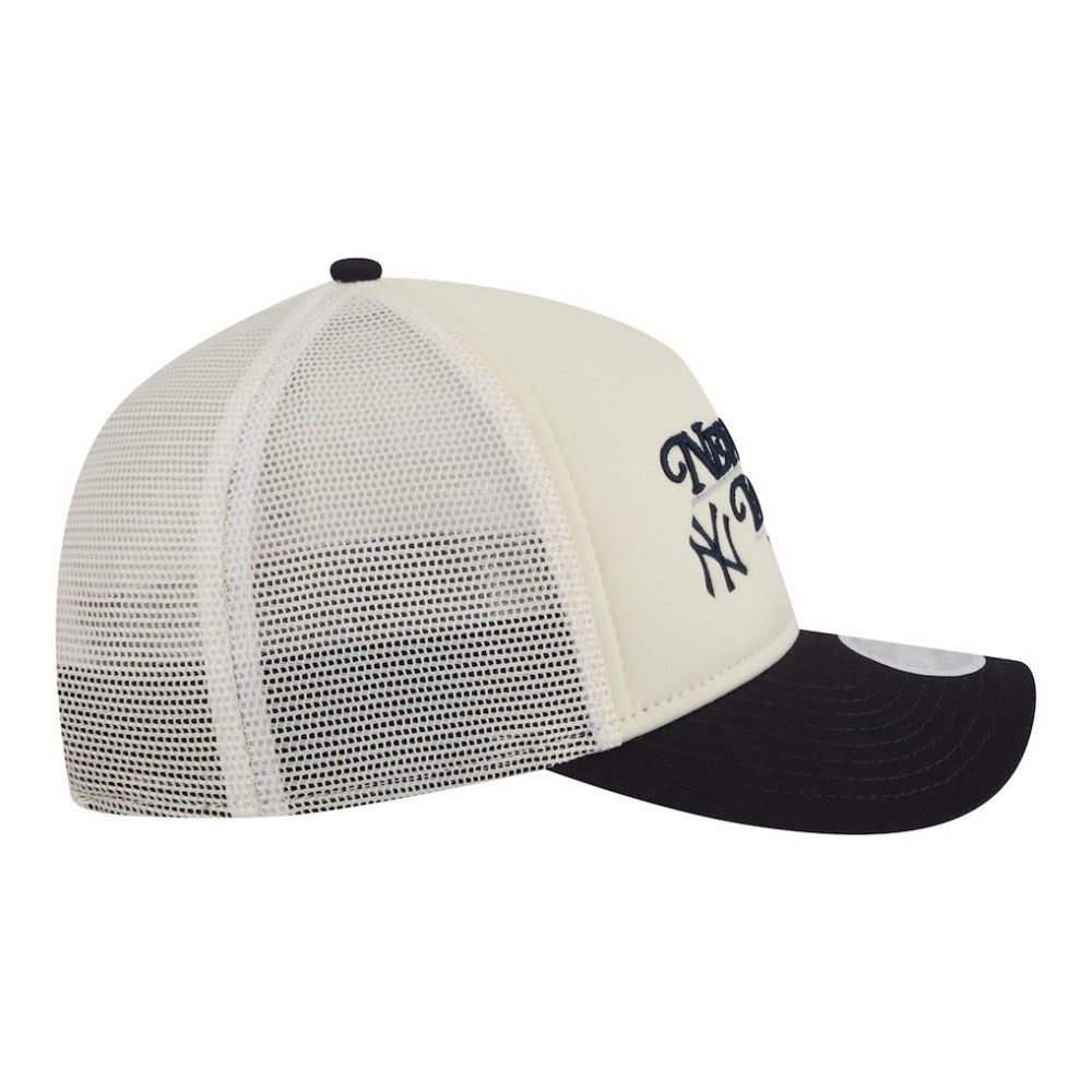 New York Yankees Women's Retro 9FORTY M-Crown A-Frame Trucker Adjustable Hat Light Beige/Navy | New Era