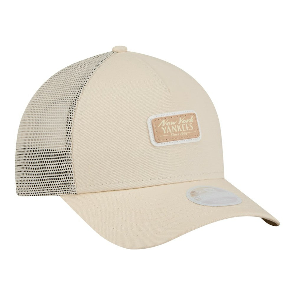 New York Yankees Women's Tonal Patch 9FORTY M-Crown A-Frame Trucker Adjustable Hat Light Beige | New Era