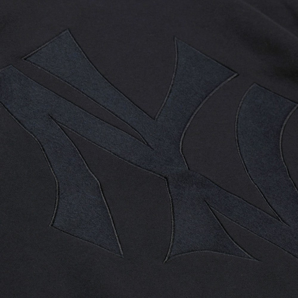 New York Yankees Phantom Fleece Crewneck Sweatshirt Black | Mitchell & Ness