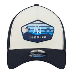 New York Yankees 2026 Spring Training Fan Pack Gradient 39THIRTY Flex Hat Stone | New Era