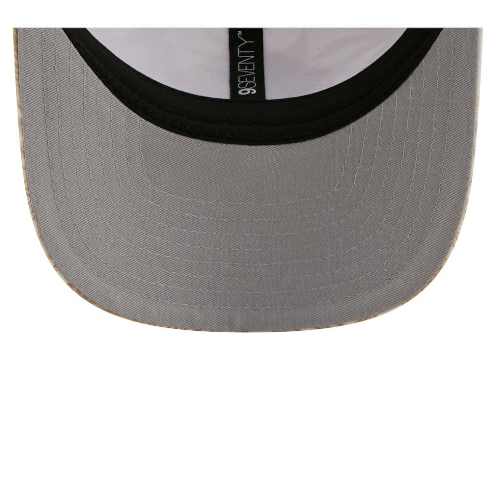 New York Yankees Tonal Palm 9SEVENTY Adjustable Trucker Hat Tan | New Era