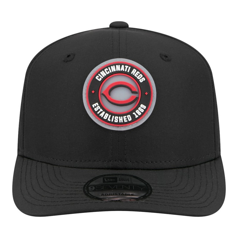 Cincinnati Reds Circle 9SEVENTY Adjustable Hat Black | New Era