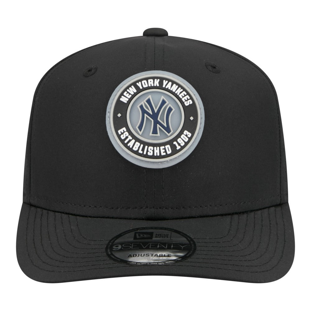 New York Yankees Circle 9SEVENTY Adjustable Hat Black | New Era