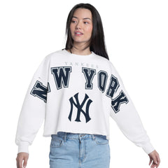 New York Yankees G-III 4Her by Carl Banks Women's Bleachers Cropped Pullover Sweatshirt White
