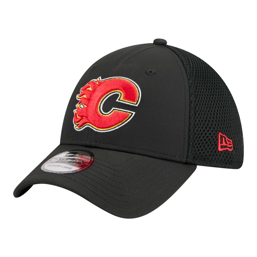 Calgary Flames New Era Logo 39THIRTY Flex Hat Black