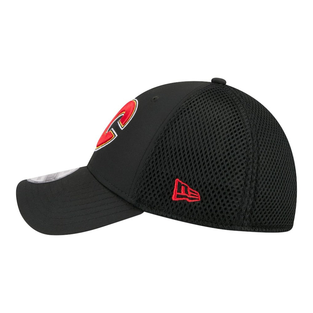 Calgary Flames New Era Logo 39THIRTY Flex Hat Black
