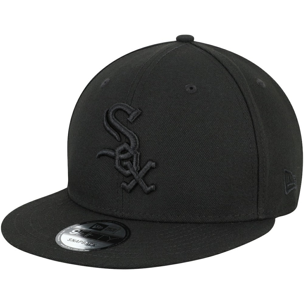 Chicago White Sox Black on Black 9FIFTY Team Snapback Adjustable Hat Black | New Era