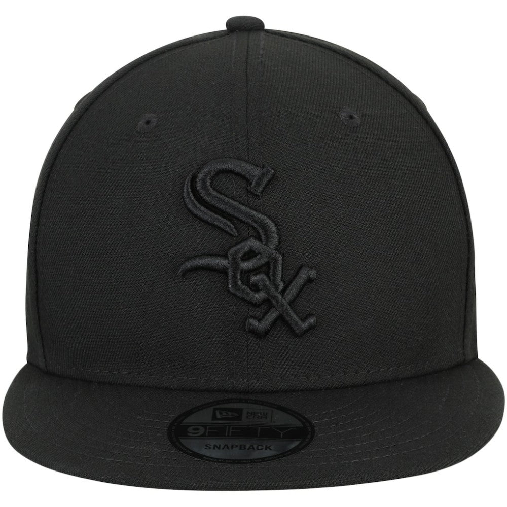 Chicago White Sox Black on Black 9FIFTY Team Snapback Adjustable Hat Black | New Era