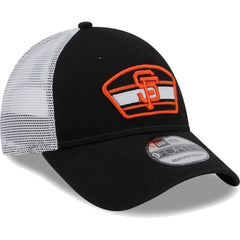 San Francisco Giants Logo Patch 9FORTY Trucker Snapback Hat Black/White | New Era