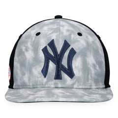 New York Yankees Majestic Smoke Dye Snapback Hat Gray